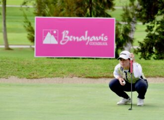 Nuria Iturrioz a un golpe del liderazgo del Spanish Open