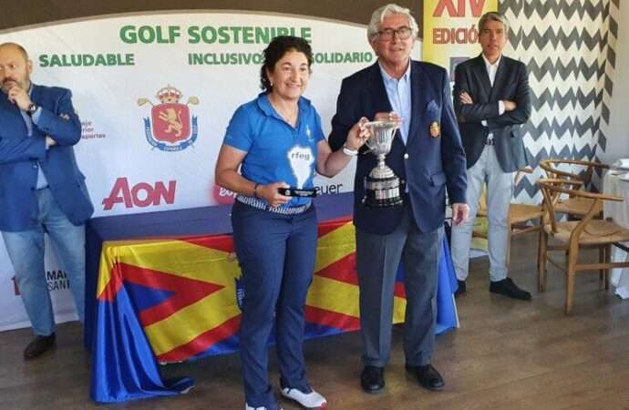 Elena Jiménez premio a regularidad en la Copa Comunicación, Revista de Golf para Mujeres, Ladies In Golf