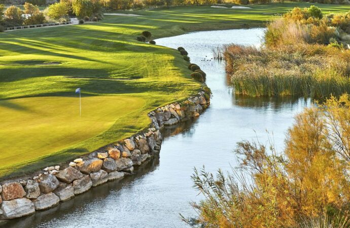 INFINITUM, listo para la escuela del DP World Tour, Revista de Golf para Mujeres, Ladies In Golf