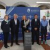 La alcaldesa de Marbella recibe el trofeo de la Solheim Cup