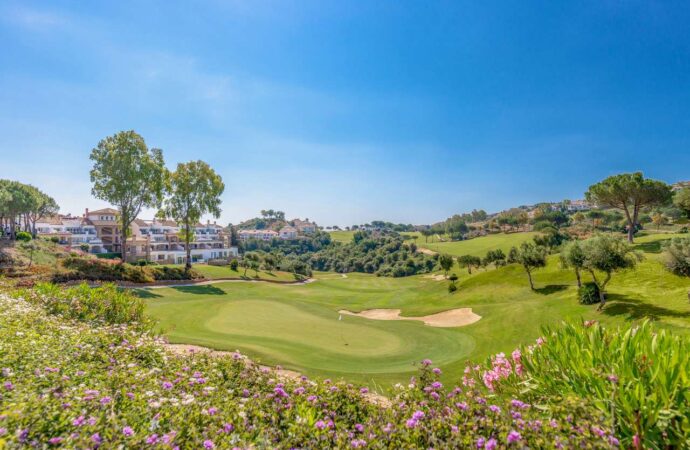 La Cala Resort arranca el verano con la White Party, Revista de Golf para Mujeres, Ladies In Golf