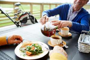 CÓMO MANTENERSE HIDRATADO Y NUTRIDO EN EL GOLF, Revista de Golf para Mujeres, Ladies In Golf