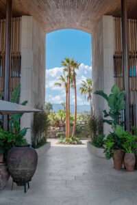 Laguna abre sus puertas con el Beach Club Sublim, Revista de Golf para Mujeres, Ladies In Golf