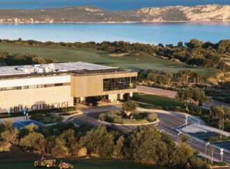 Costa Navarino, de nuevo entre los resort más distinguidos