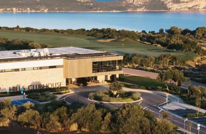 Costa Navarino, de nuevo entre los resort más distinguidos, Revista de Golf para Mujeres, Ladies In Golf