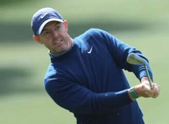 McIlroy sale fuerte en defensa de su chaqueta verde