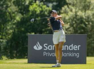 Ana Pina, líder en el Santander Golf Tour Álava